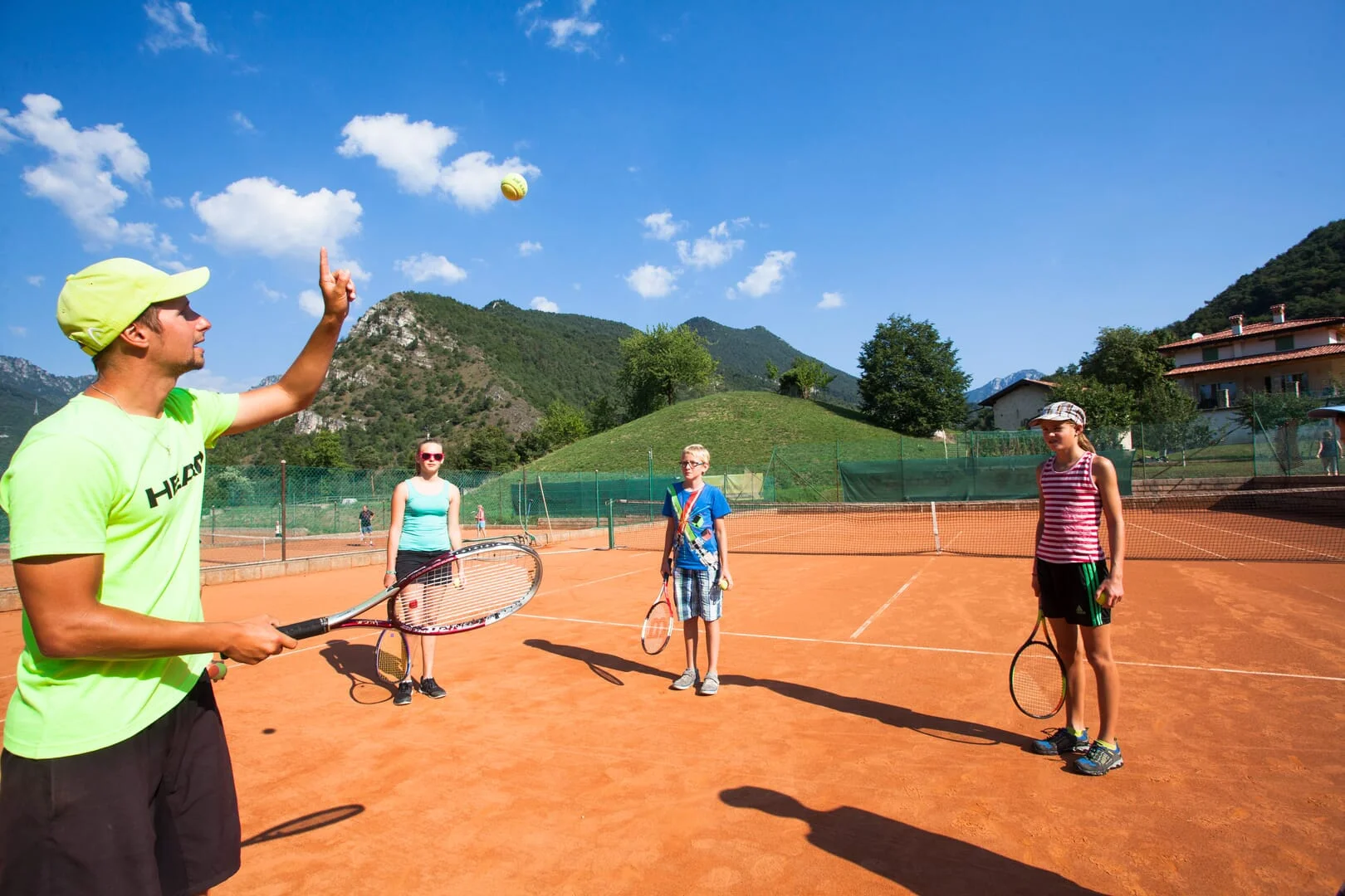 Tennis Center Lago di Garda: guida a corsi, prezzi e prenotazioni 2026